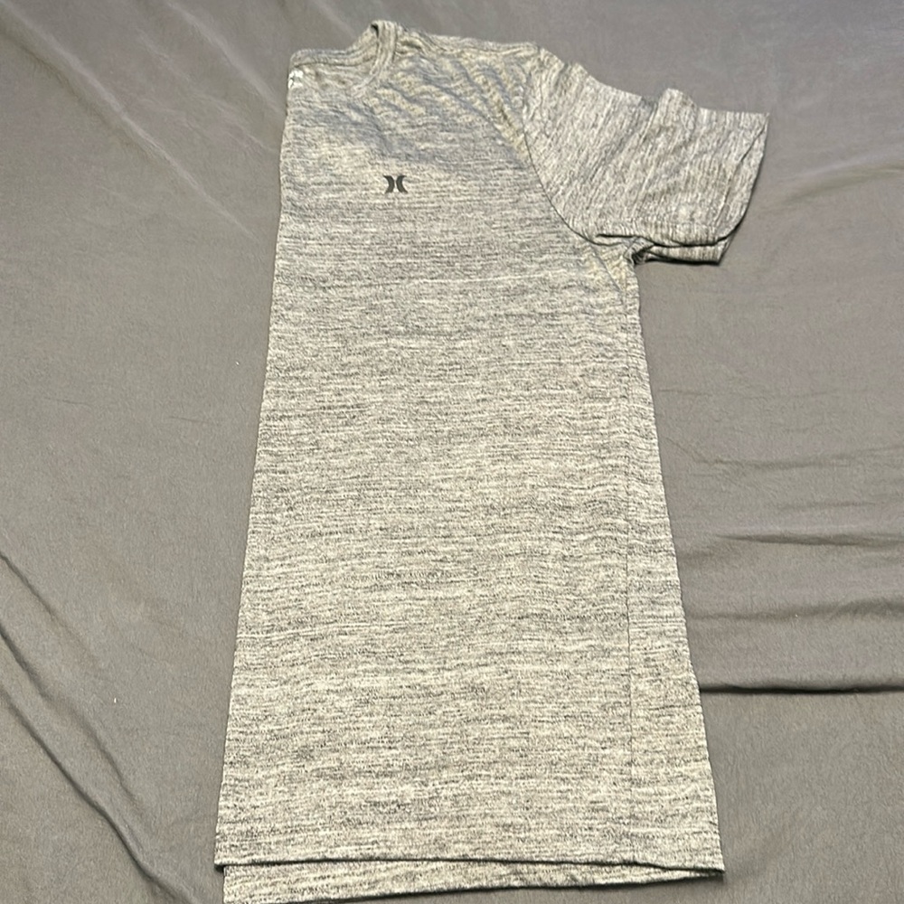 Hurley t shirt